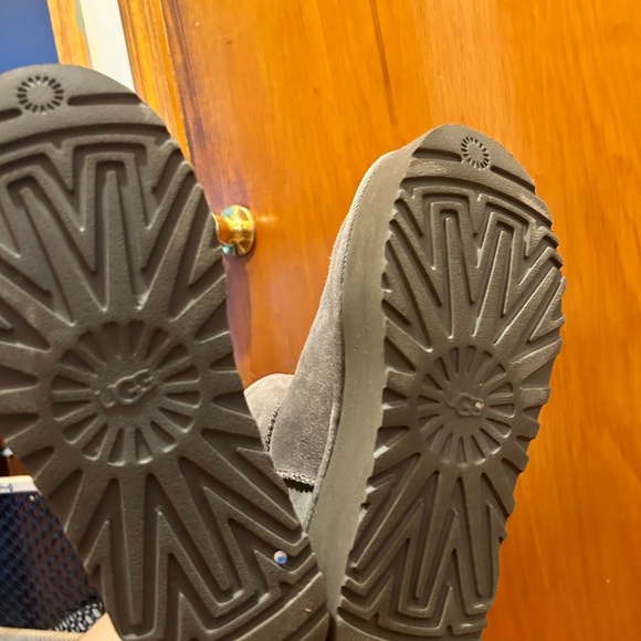 Ugg Classic Mini Platform Boots Gray Size 8 - Picture 9 of 9